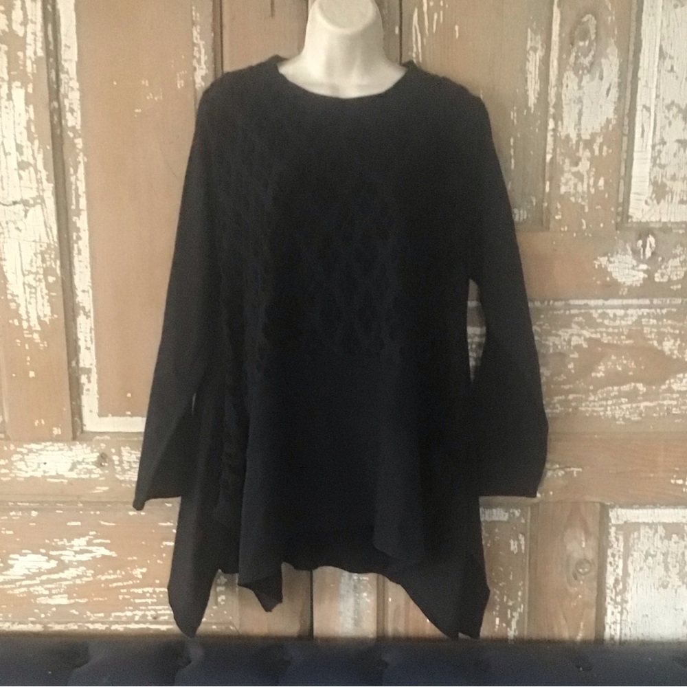 New Collection Made In Italy Oversized Top Sharkbite Black Textured 42” Chest